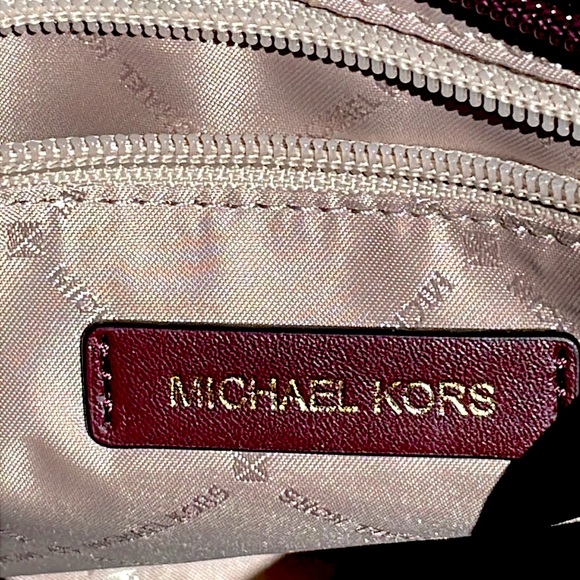 Michael Kors Hamilton Sm Satchel/Shoulder/Xbody In Merlot w/Gold-Toned HW NWOT - Picture 13 of 17